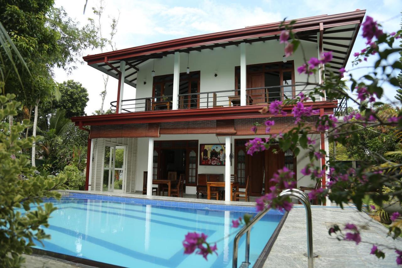 Villa A.Sms Induruwa Buitenkant foto