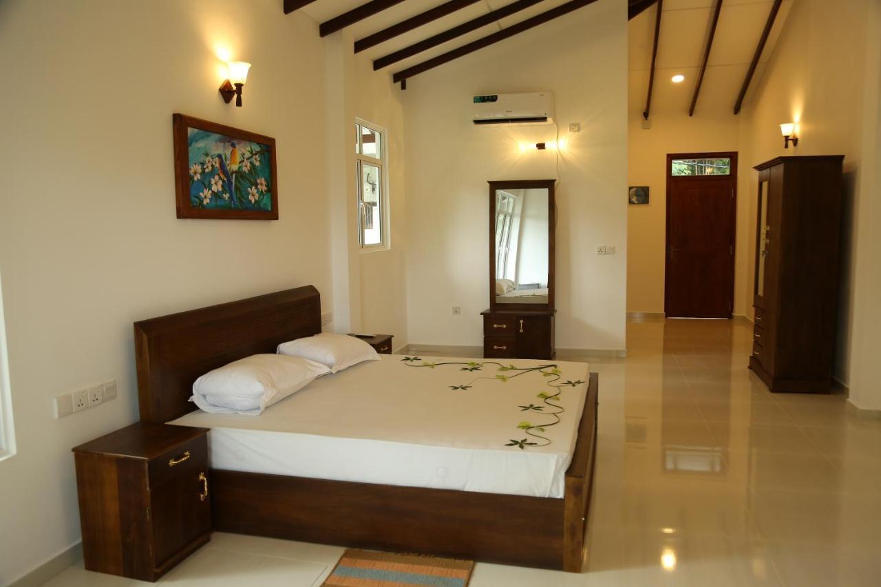 Villa A.Sms Induruwa Buitenkant foto