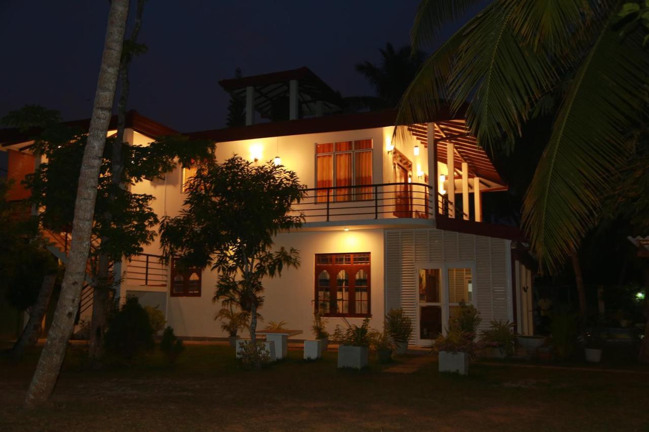 Villa A.Sms Induruwa Buitenkant foto