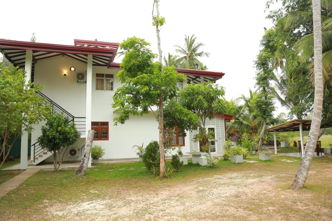 Villa A.Sms Induruwa Buitenkant foto