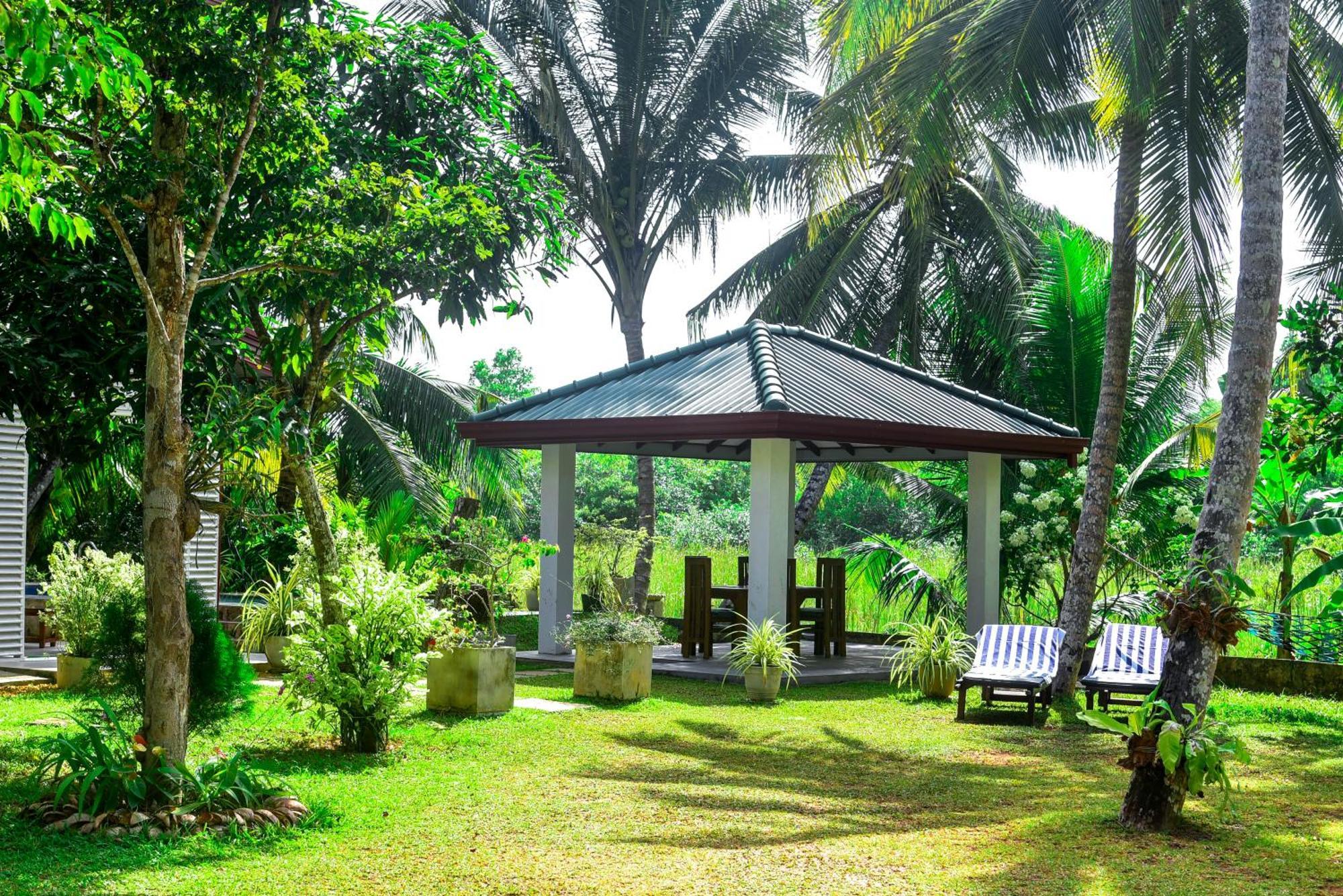 Villa A.Sms Induruwa Buitenkant foto